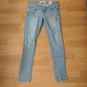 Hollister jeans size 5 / 27 distressed